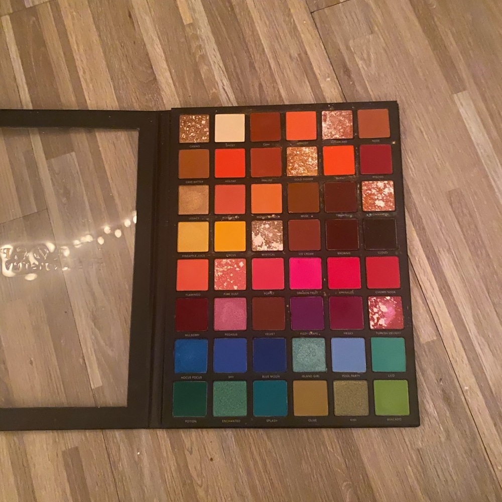 Lorax pro artistry palette